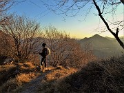 58 Caldi colori del tramonto verso il Monte Gioco